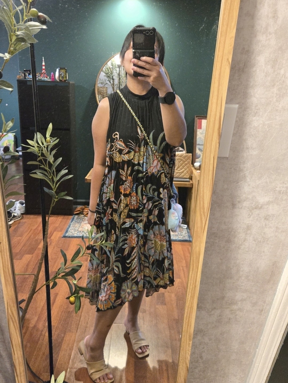 ANTHROPOLOGIE Sleeveless Black Pleated Floral Handkerchief Hem Dress - Picture 4 of 4